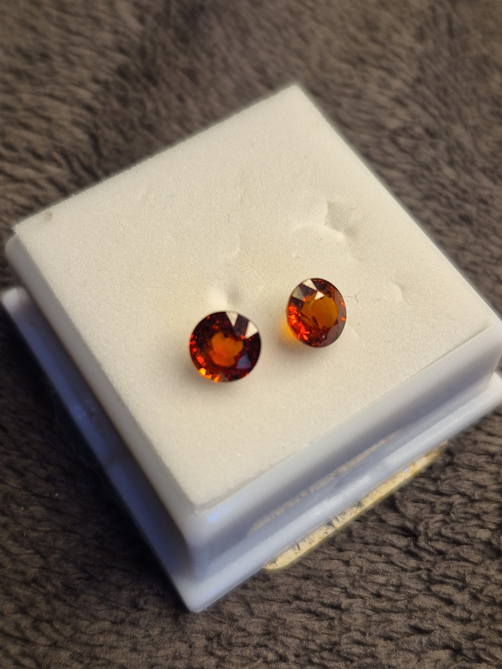 Garnet Spessarite 1.9 tcw round 6 mm pair